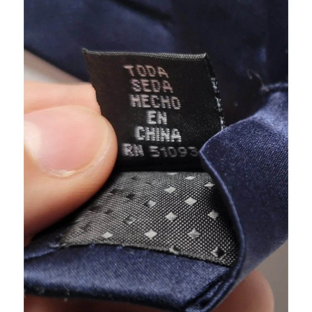 Mickey Unlimited Disney Mens 100% Silk Sporty Mickey Mouse Tie NWT Navy
